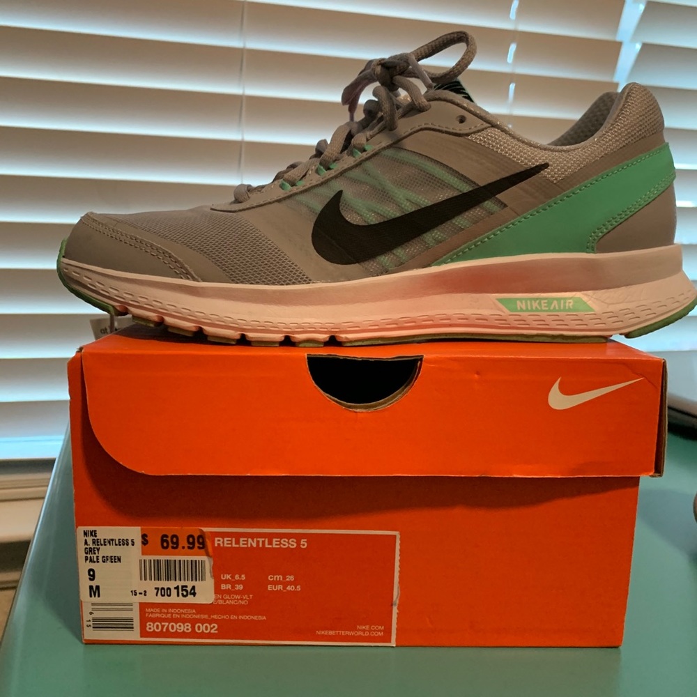 Nike Air Relentless